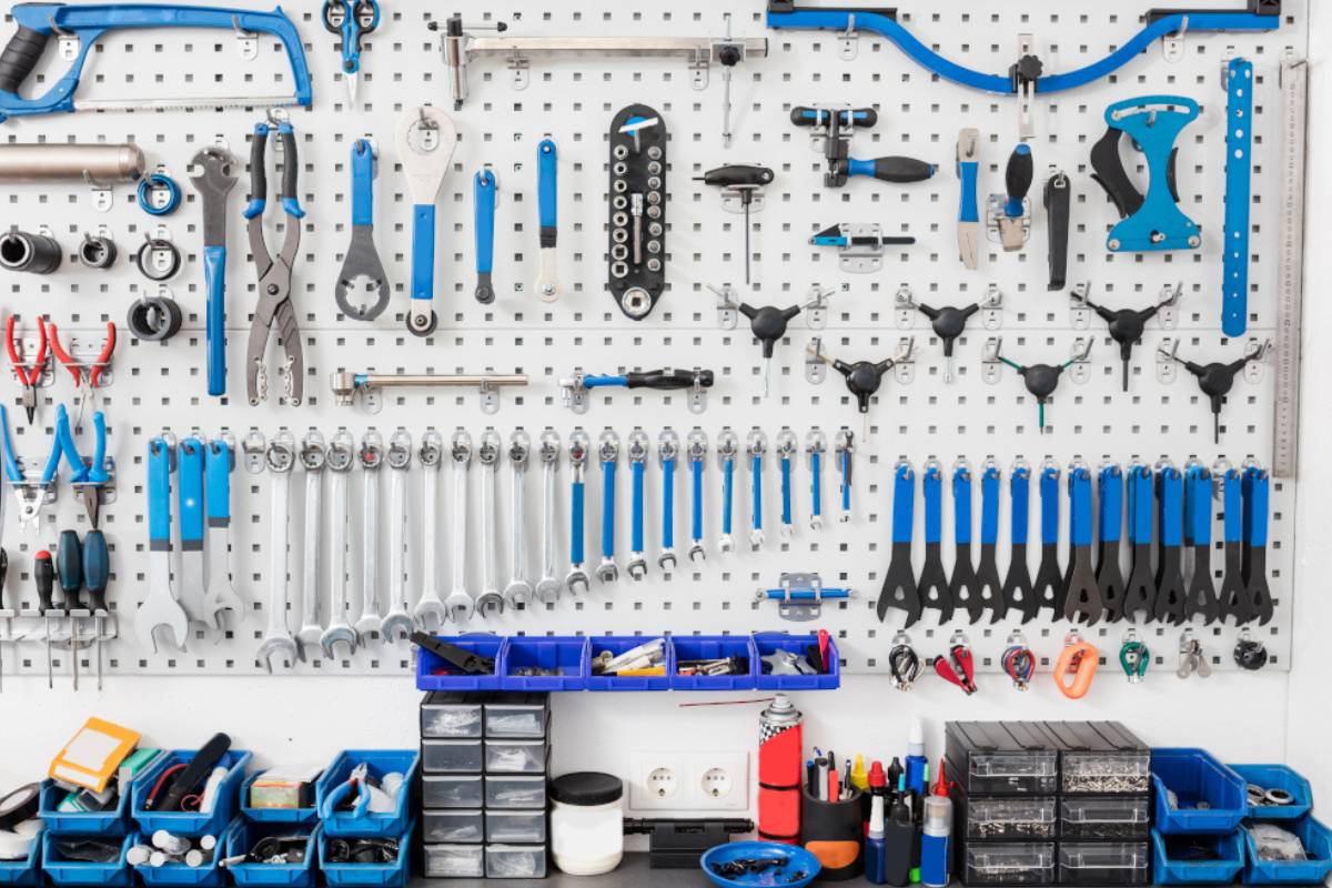 Essential Tools for Every DIY Mechanic’s Garage