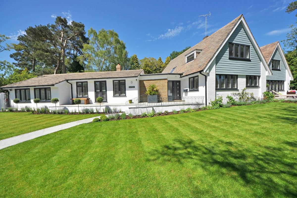 house-with-big-garden