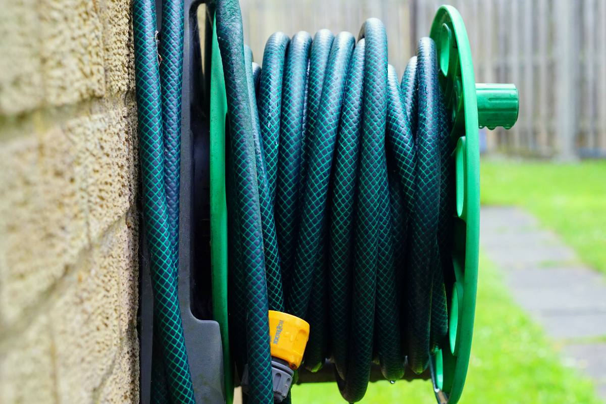 hose-reel-on-wall