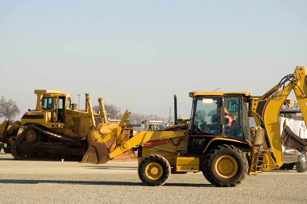 buying-machinery-at-auction